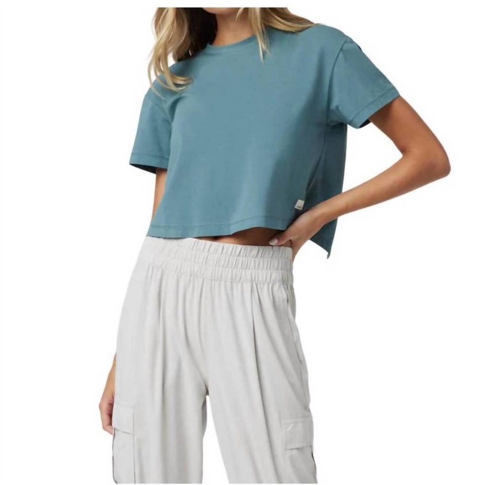 Vuori Feather Cross Back short sleeve top, women’s xs extra small, color Iron